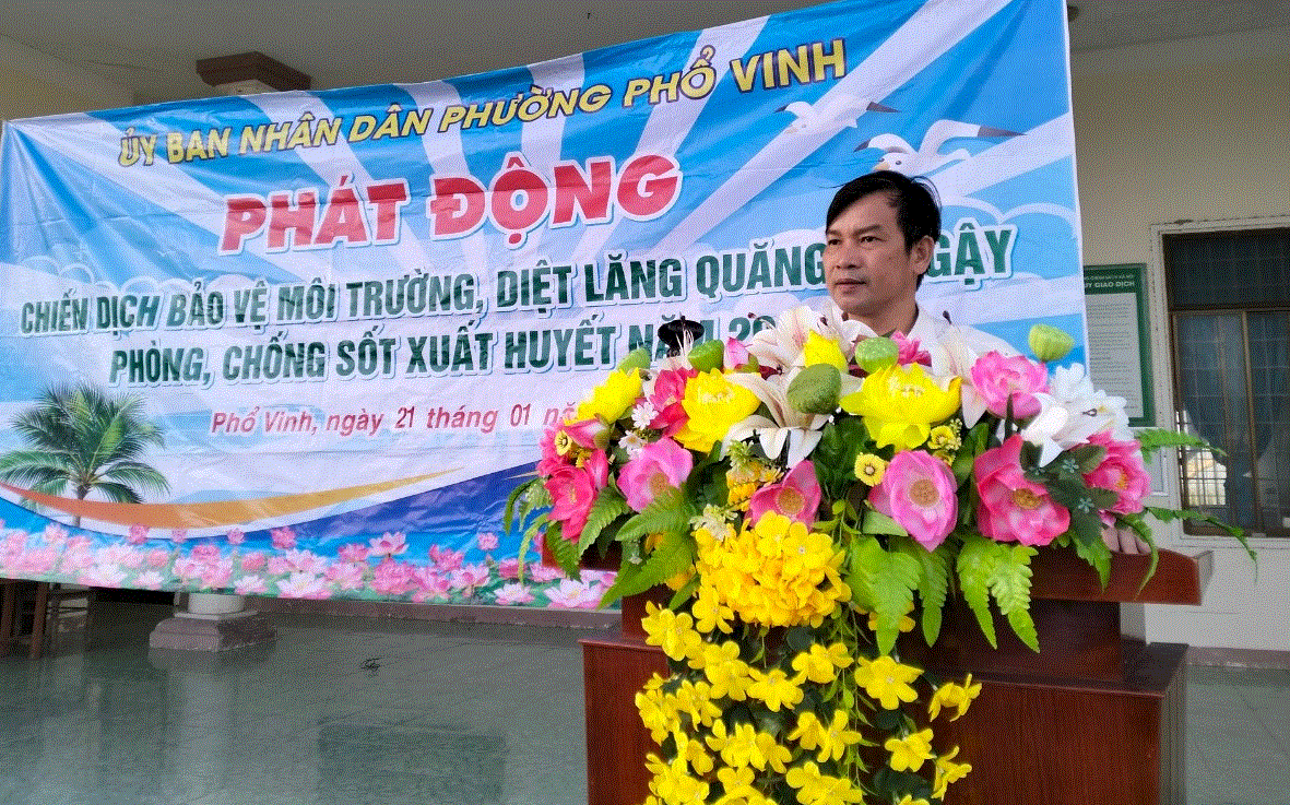 UBND phường Phổ Vinh tổ chức chiến dịch vệ sinh môi trường diệt lăng quăng, bọ gậy.